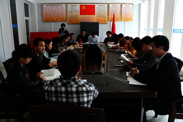 学生处召开党的群众路线学习座谈会