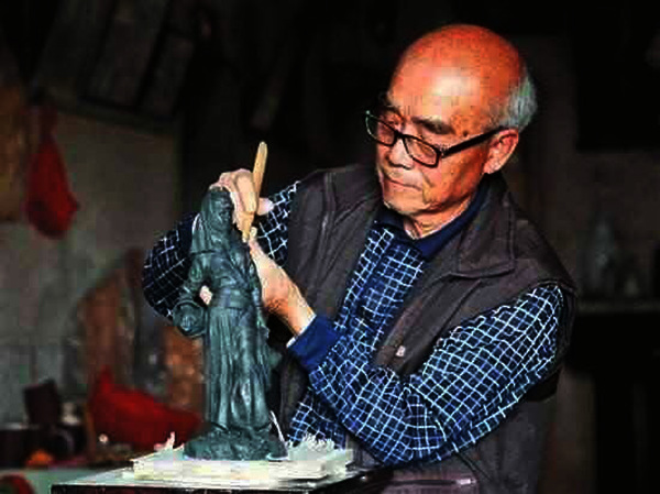 福建泉州晚报专访我院郑成昆老师——《授业育人德艺双馨,访中国雕刻设计专家郑成昆先生》