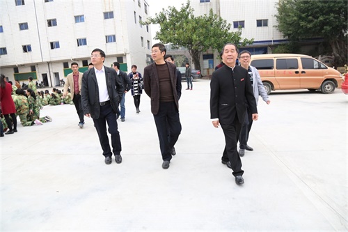 泉州市教育局徐昌裕副局长一行莅校检查国防教育基地工作