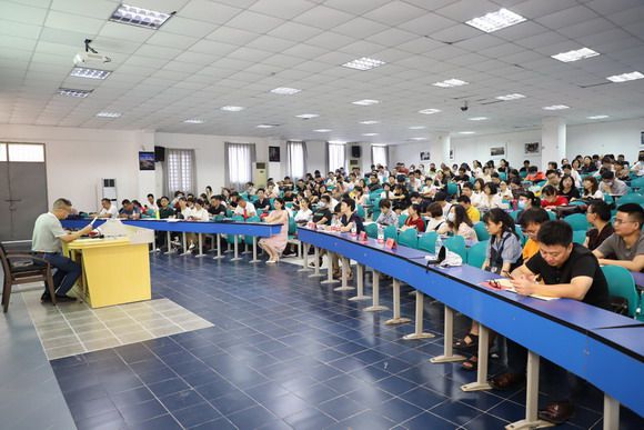 泉州市2021年中小学教师教学技能竞赛在我校举办