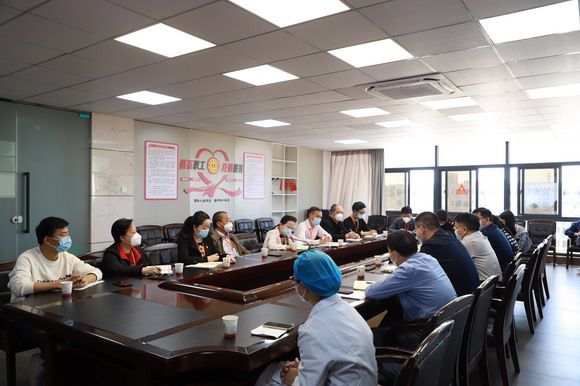 毫不动摇持续推进疫情防控工作——我校举行第22次疫情防控专班工作会