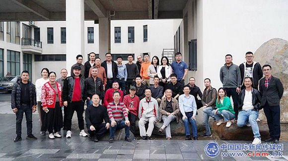 我校工艺美术学院19级二元制雕艺大专班毕业设计工作会召开