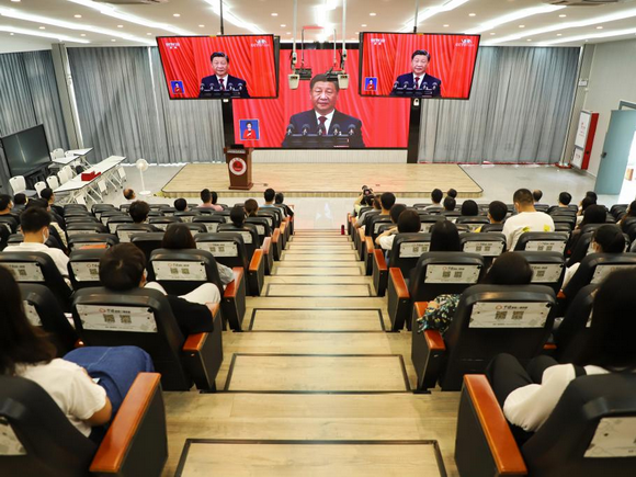 我校组织党员师生收听收看党的二十大开幕盛况