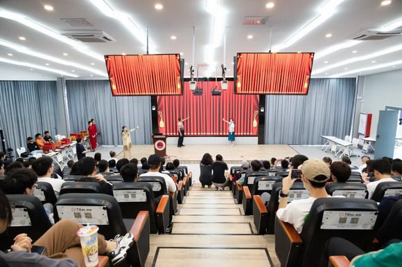 我校召开产教融合建设推进会