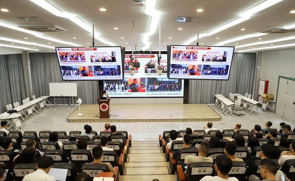 喜庆华光办学三十载,打造华光三有新品牌——我校召开2022-2023学年第二学期期末工作大会