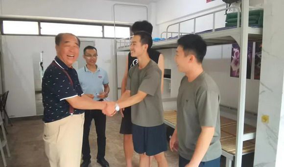 倾听“新“声 关怀暖“新”