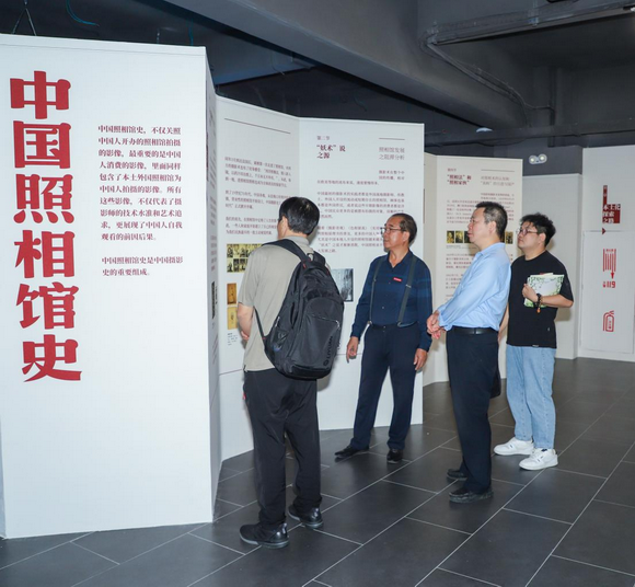 省文旅厅博物馆处处长陈方昌一行莅校参观指导