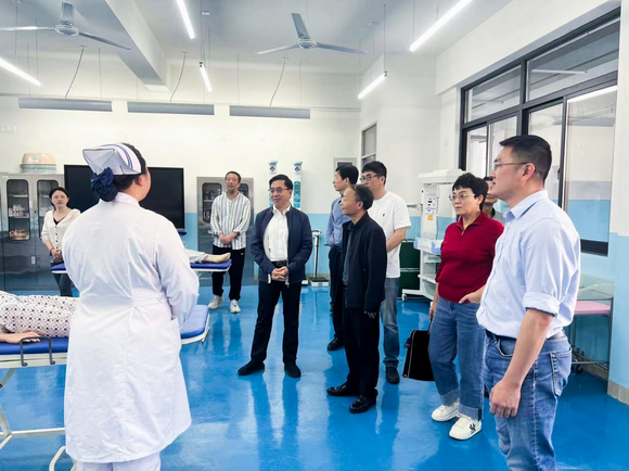 泉州市人大常委会组成人员莅校开展实地调研工作