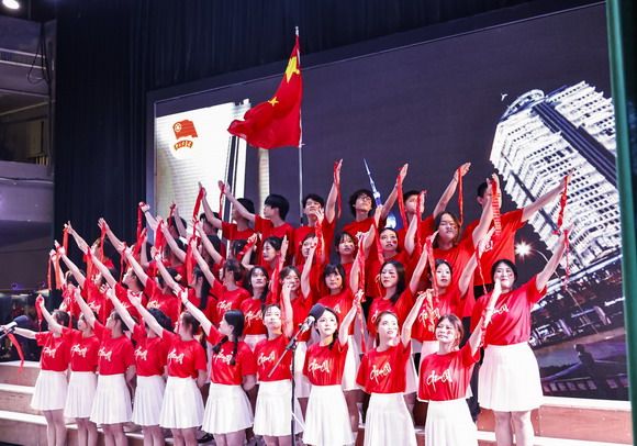 “科技激发创意,艺术引领未来”--泉州华光职业学院第八届科技文化艺术节开幕