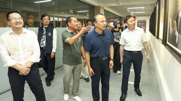 泉州百名文化名人油画肖像展览隆重开幕
