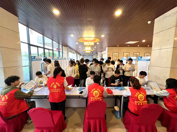 我校联合台商投资区医保中心入校开展医疗保障基金监管集中宣传月活动