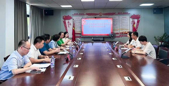泉州市医疗保障局一行赴我校调研指导大学生医保工作