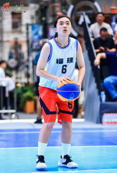 我校陈源玲老师代表福建出征第十五届全运会三人篮球赛