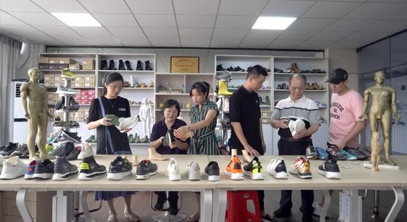 国际发明竞赛华光适老跑鞋摘金