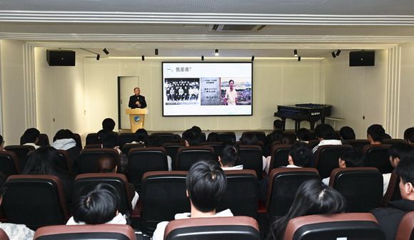 我校举行“凡人善举·闽人之光”——“福建好人”进校园宣讲活动