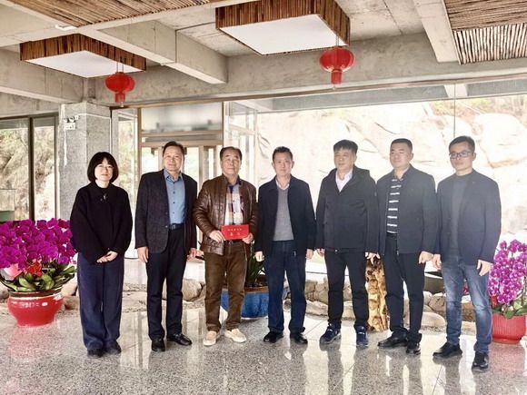 新春慰问暖侨心 共话发展谱新篇——福建省侨联、泉州市侨联领导莅临华光职业学院慰问吴其萃教授