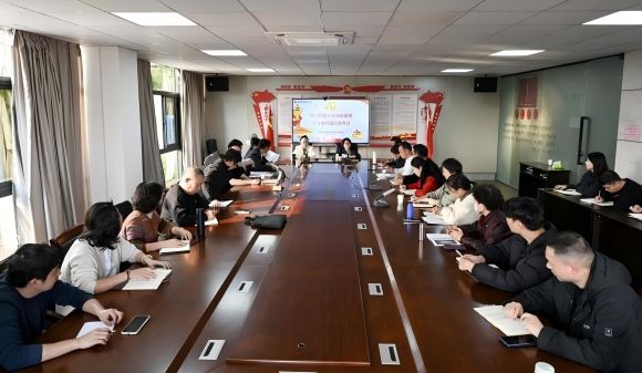 我校召开树立和践行正确政绩观学习教育动员部署会