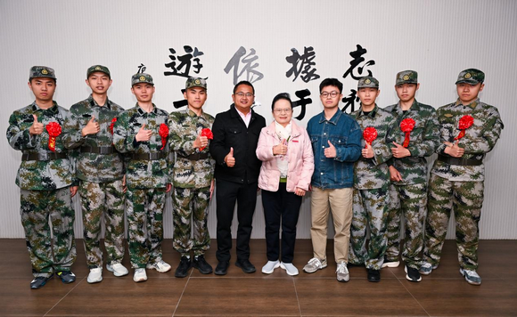 我校举行2026年春季大学生新兵入伍欢送仪式