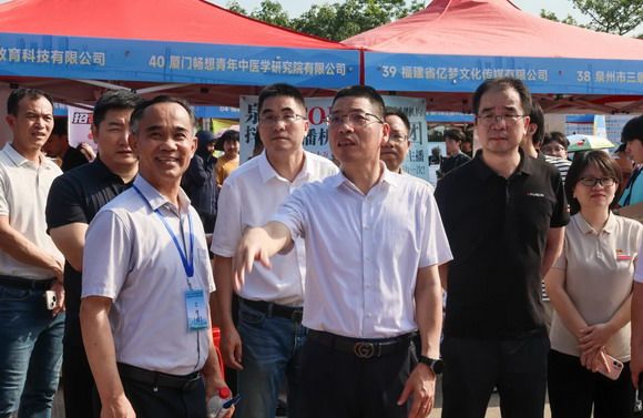 2026年泉州台商投资区“书记主任送岗留才进校园”暨泉州华光职业学院2026年就业实习双选会成功举办