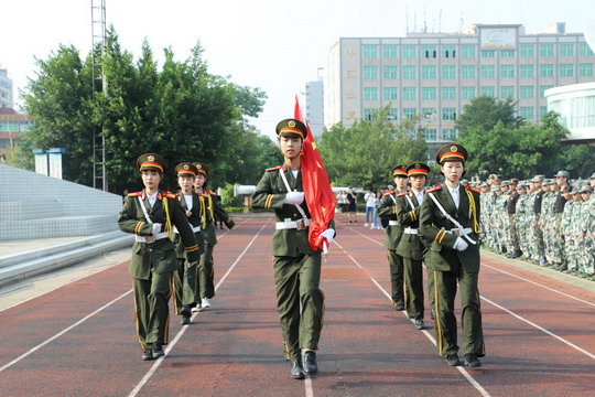 我校举行2019级新生开学典礼暨军训动员大会