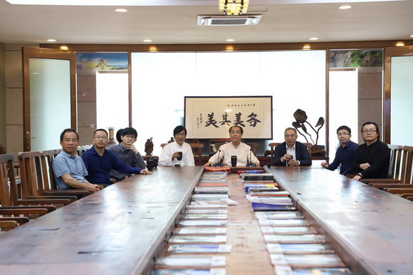 漳州龙人书院谢院长一行来访我校