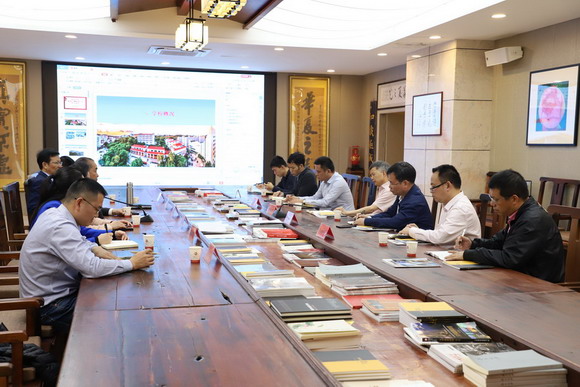 泉州台商投资区管委会主任梁炳辉一行莅临我校调研