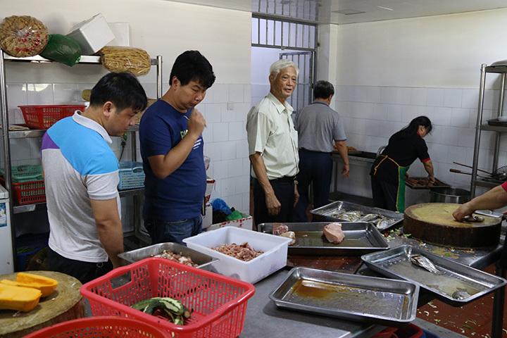 我院开展夏季消防、食品安全自查工作