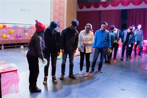 新闻中心举行庆祝元旦联欢会