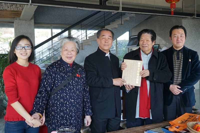 福建省姓氏源流研究会游嘉瑞会长来校考察