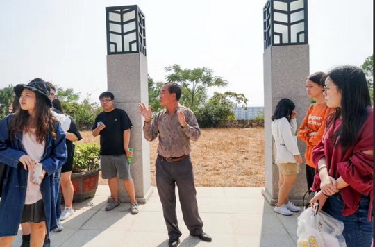 厦门大学嘉庚学院艺术设计专业学生来校参访