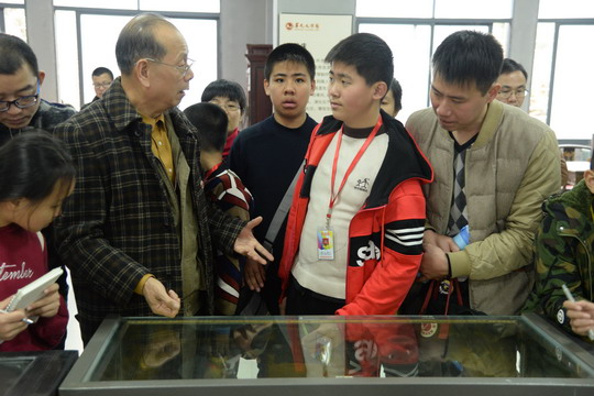 泉州市学生记者团来校参观海丝展馆
