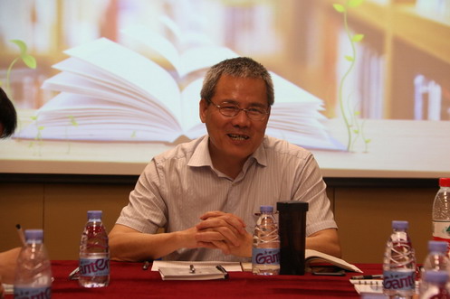 分享读书心得,促进专业成长——我校举办教师阅读交流会