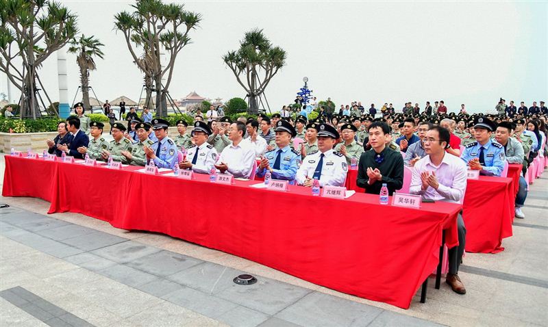 我校执行董事、副校长吴华轩应邀参加电影《利刃破冰》开机仪式