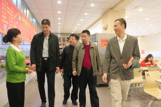 泉州市教育局王瑞钦副局长一行莅临我校检查指导