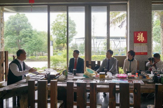 日本佳能公司中国华南地区总经理陈东绵一行来校考察