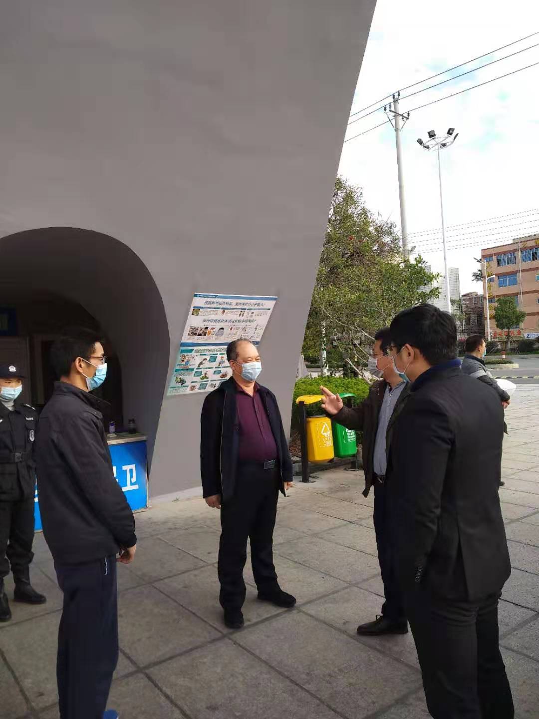 区、镇领导再次莅临我校检查肺炎疫情防控工作
