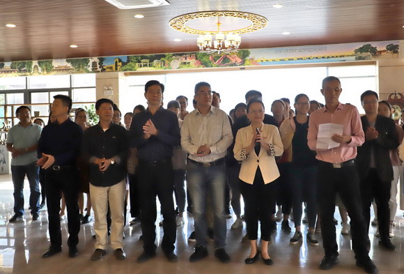 我校举行泉州市政协委员吴华宇同志基层联系点揭牌仪式